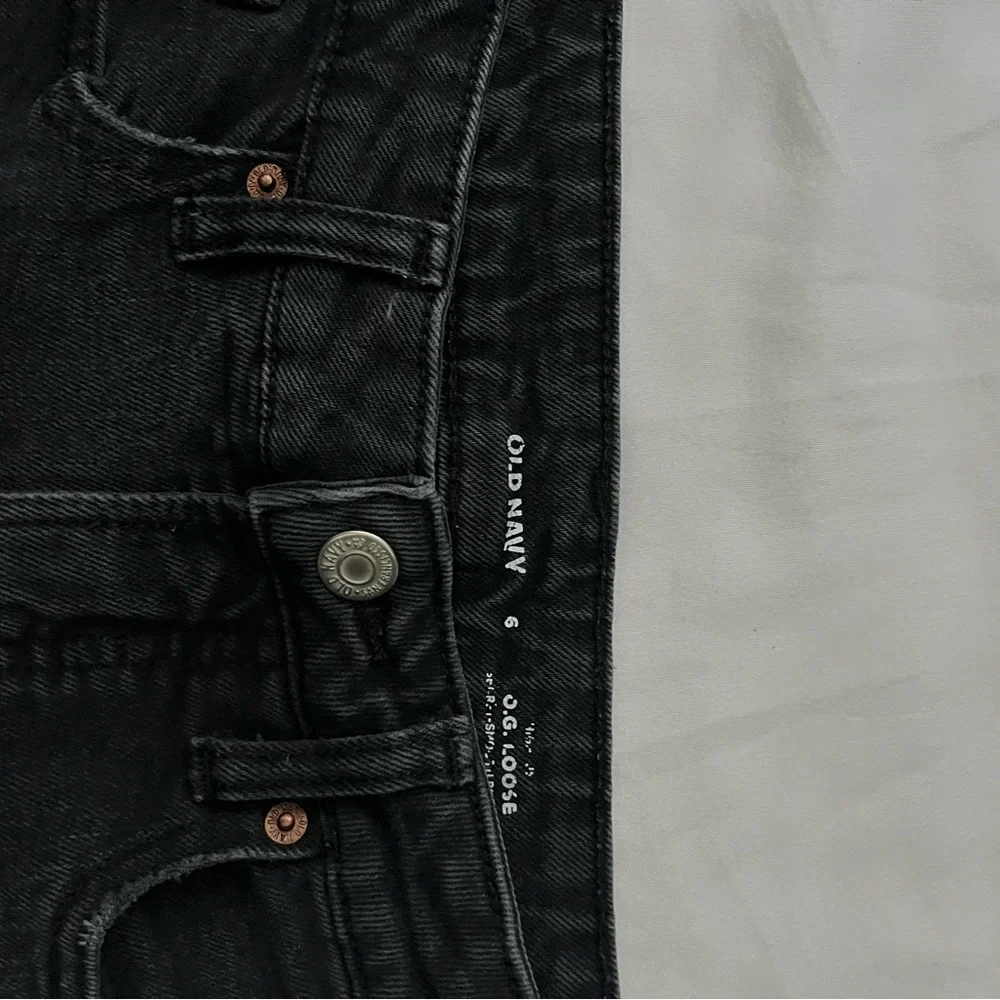 Old Navy Charcoal Denim Jeans - Picture 2 of 2